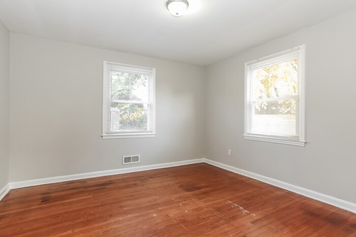 Building Photo - 4903 Anntana Ave