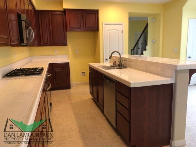 Building Photo - Two story in Springlake Community FOR RENT