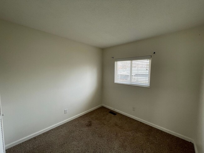 Building Photo - 2406 Bowen St