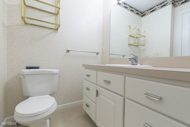 Building Photo - 2 br, 3 bath Condo - 6029 Steeplechase Dr