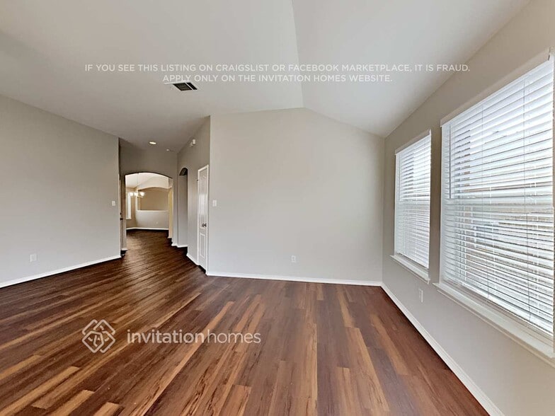 Building Photo - 9016 Heartwood Dr