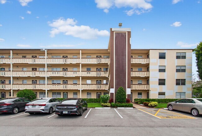 Building Photo - 4003 Wolverton E