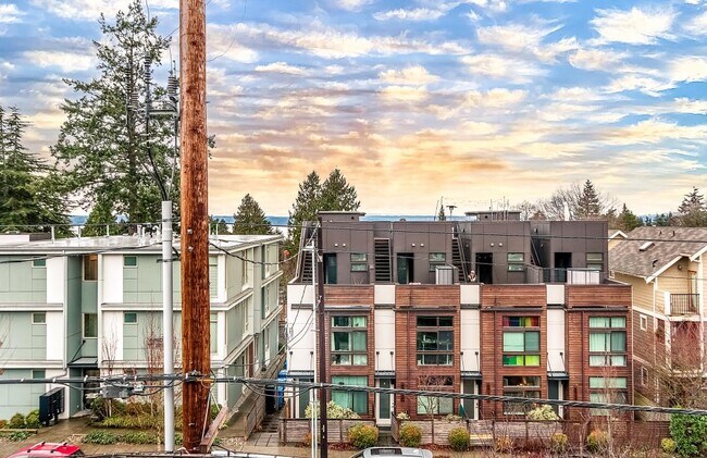 Building Photo - Cinnamon Ridge Condominiums - 2 bedrooms