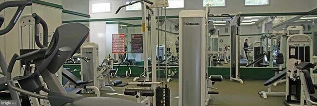 Building Photo - 701 Orchard Overlook