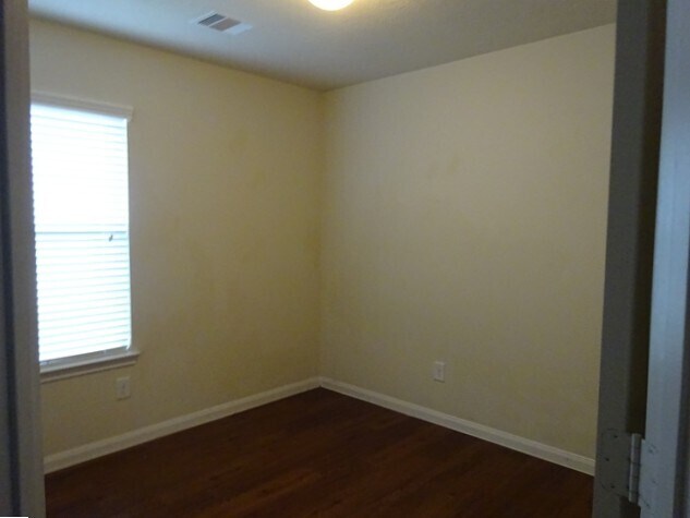 Building Photo - 5935 Brenwood Trails Ln
