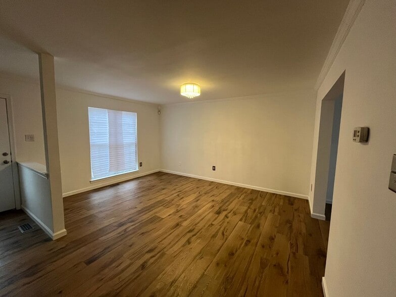 Building Photo - 2224 Prince of Wales Ct