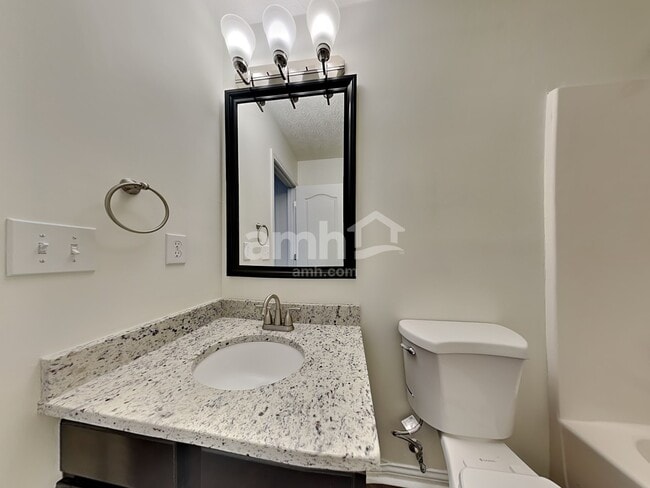 Building Photo - 10319 Stonewall Ct