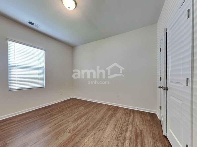 Building Photo - 134 Orion Way