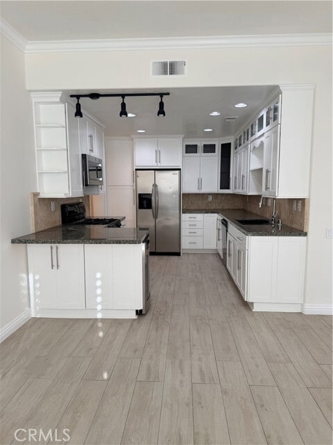 Building Photo - 21 Front Row Ln