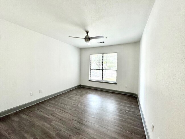 Building Photo - 3333 Weslayan St