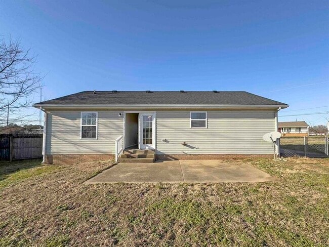 Building Photo - 104 Waterford Dr