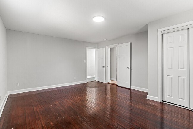 Building Photo - 2620 Mapleton Ave