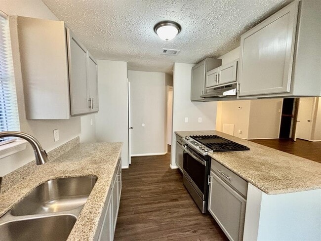 Building Photo - 9219 Goodmeadow Dr