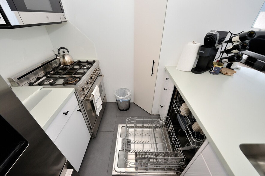 Building Photo - 337-339-339 W 48th St