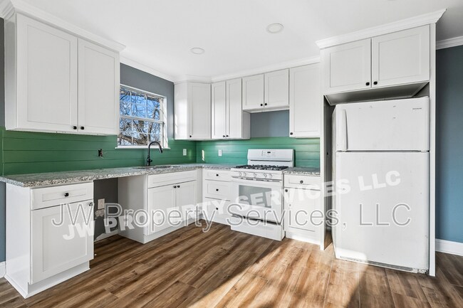 Building Photo - 2632-34 Annette St