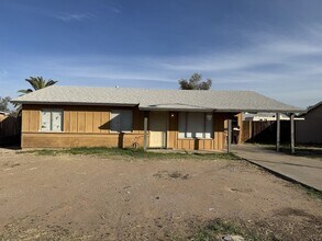 Building Photo - Remodeled Peoria 3br