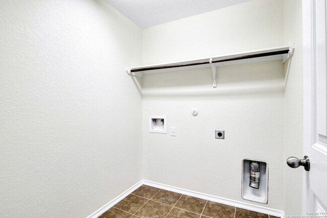 Building Photo - 446 Eastern Phoebe