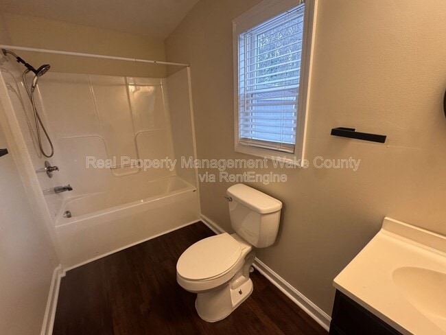 Building Photo - 1505 Axum Rd