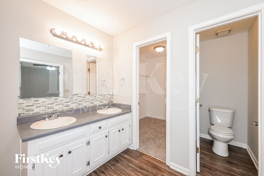 Building Photo - 484 Rhett Dr