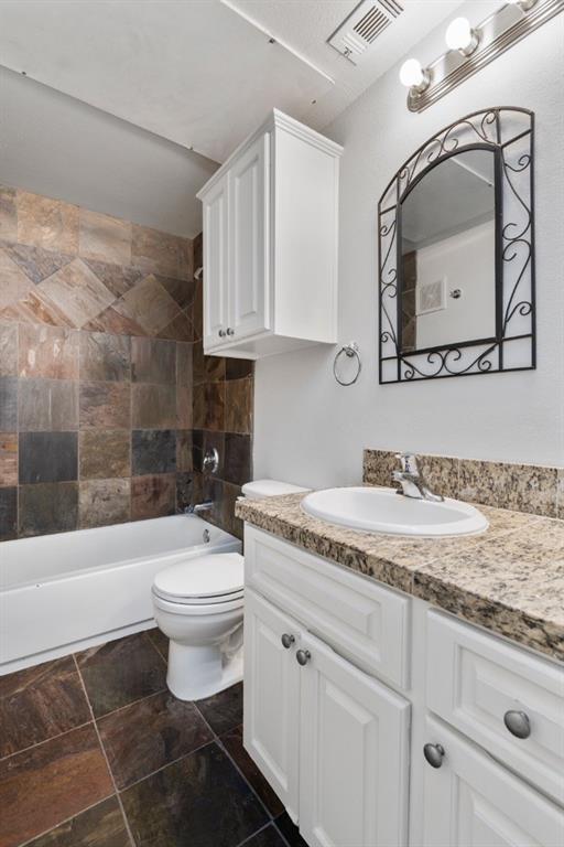 Building Photo - 2106 Cullen Ave