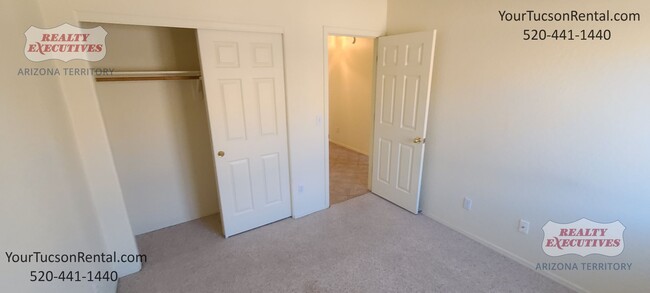 Building Photo - Starr Pass Shadows 4 bedrooms and 2 bathrooms