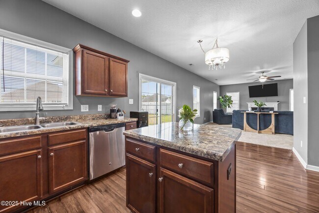 Building Photo - 841 Dynasty Dr