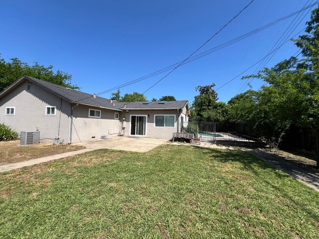 Building Photo - BEAUTIFUL 4 BED CARMICHAEL HOME WITH POOL!!