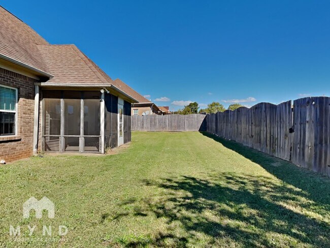 Building Photo - 15936 Landview Ln