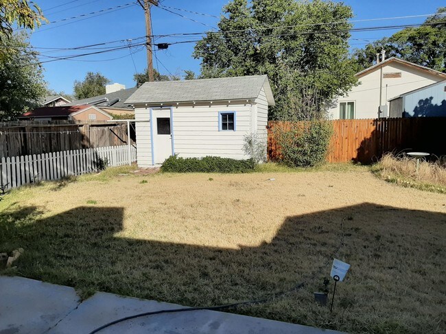 Building Photo - 808 Carlisle Blvd NE