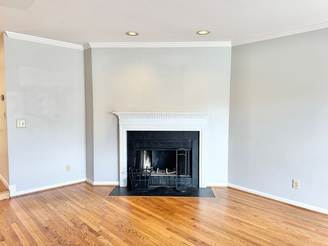 Building Photo - STAFFORD TOWNHOUSE - HANDY TO QUANTICO, SH...