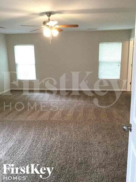 Building Photo - 123 Salt Meadow Ln