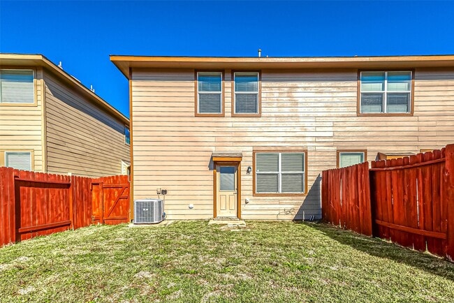 Building Photo - 2748 Maybrook Hollow Ln