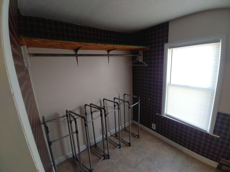 Closet - 5996 Seneca Trail S