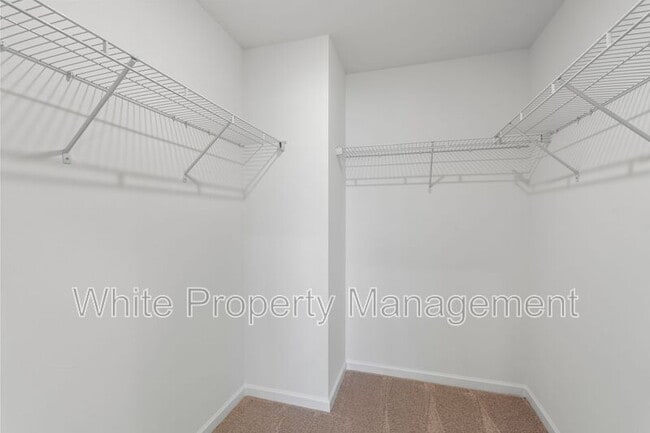 Building Photo - 745 Lock Haven Dr NW