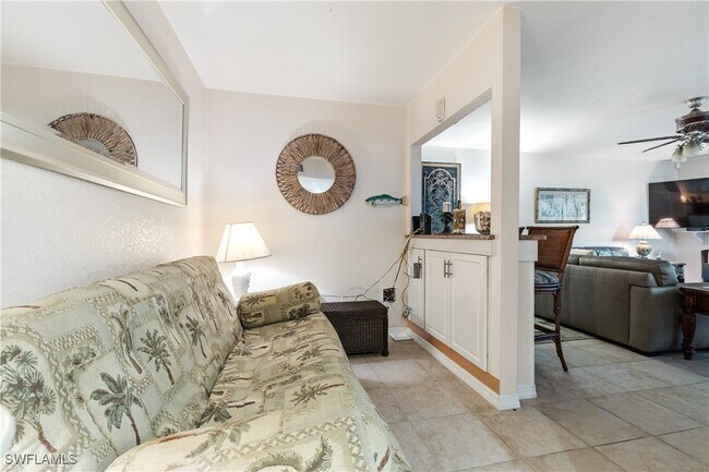 Building Photo - 5483 Peppertree Dr