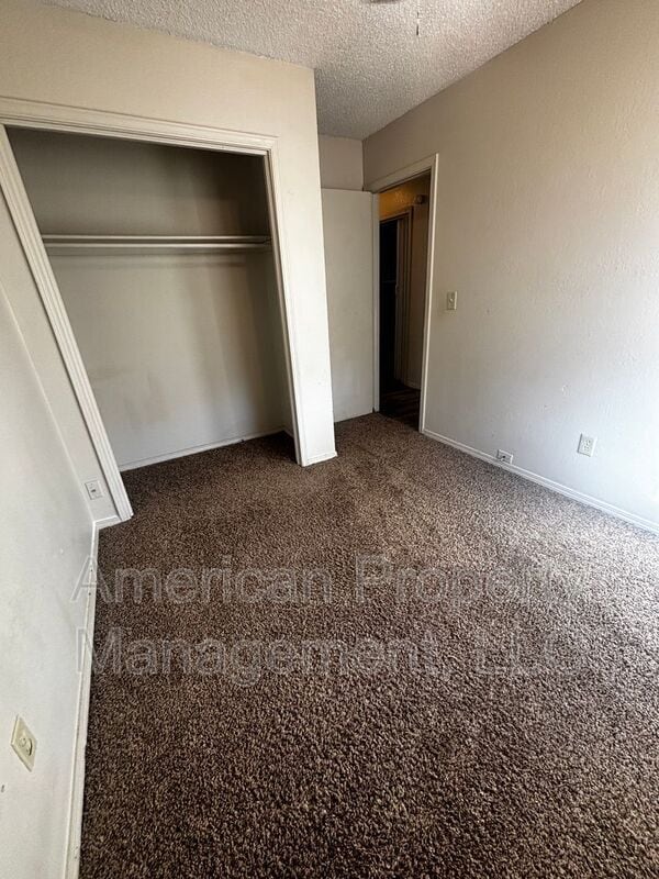 Building Photo - 1808 W 58th St