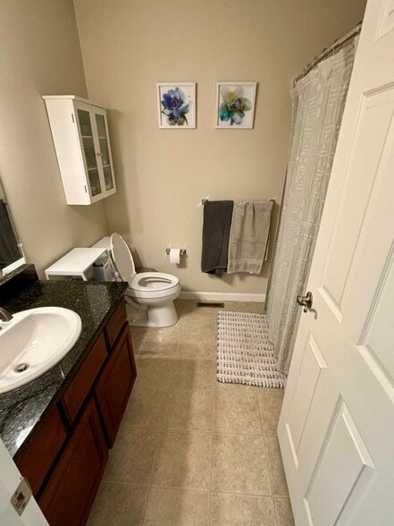 Building Photo - 132 Karatzas Ave