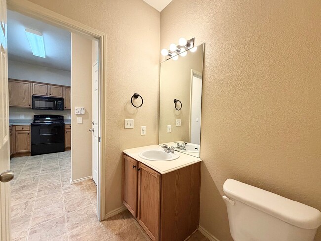 Building Photo - 2224 Stonepark Pl