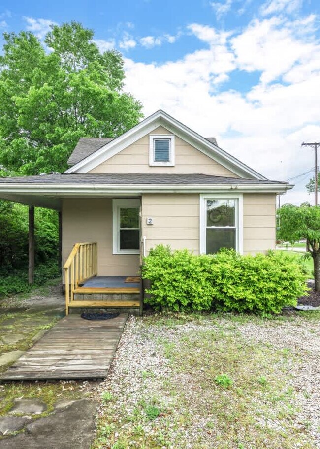 Building Photo - 3175 Rocky River Dr