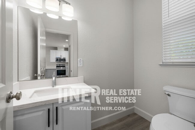 Building Photo - 1509 Bell St