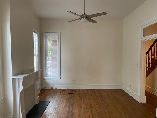 Building Photo - -- APPLICATION PENDING - 3 BR/ 2 BA Large ...