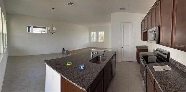 Building Photo - 10374 Pearson Ave