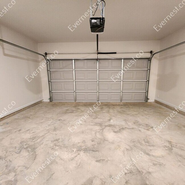 Building Photo - 210 Venture Dr