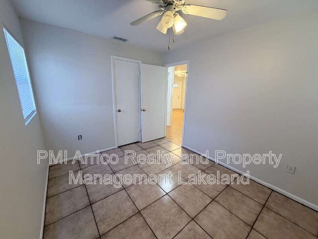 Building Photo - 1211 Robert King High Dr