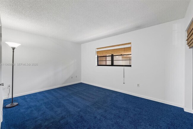 Building Photo - 10835 SW 112th Ave