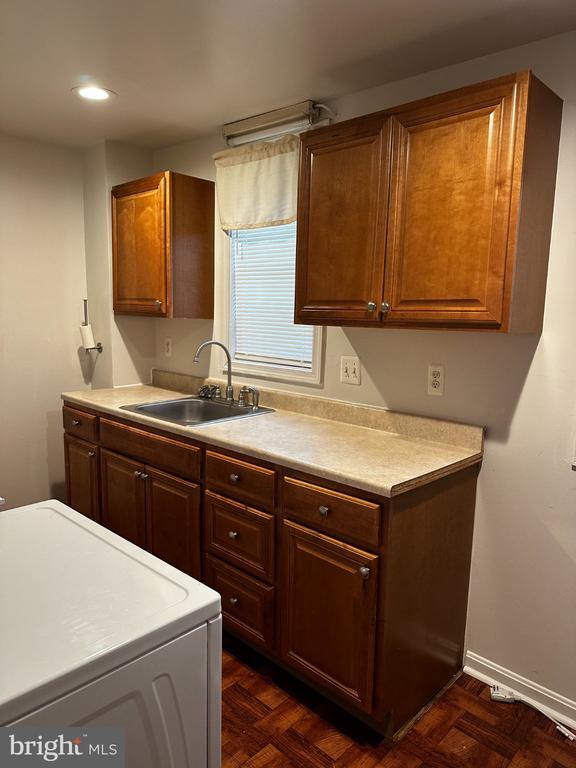 Building Photo - 1527 W 36th St