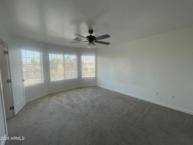 Building Photo - 8844 W Greer Ave