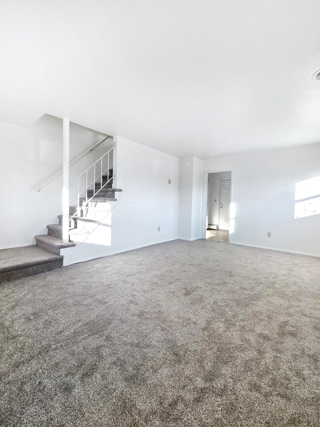 Building Photo - 806 8th St N