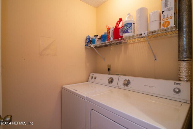 Building Photo - 515 Quail Pointe Ln