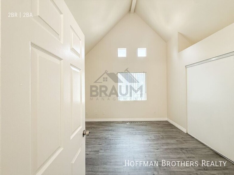 Building Photo - 14257 Friar St